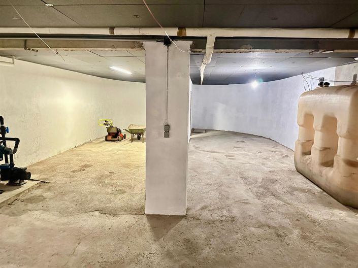 Image No.21-4 Bed House for sale