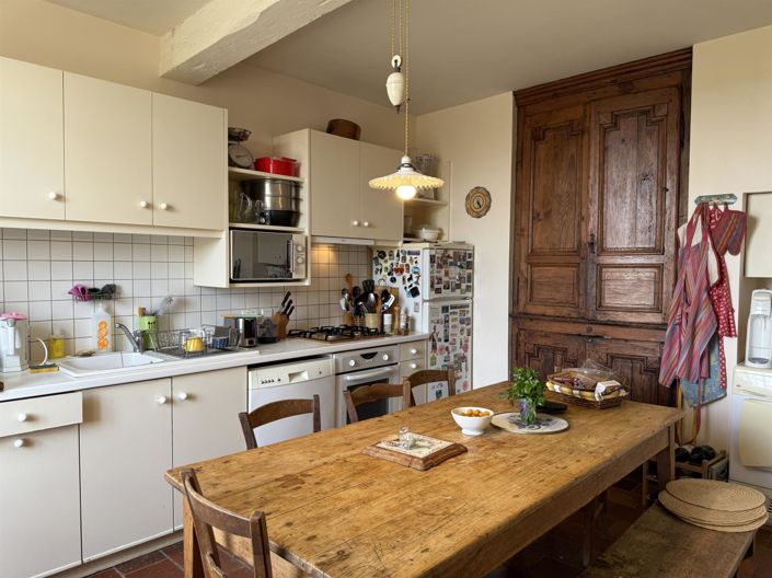 Image No.10-3 Bed House for sale