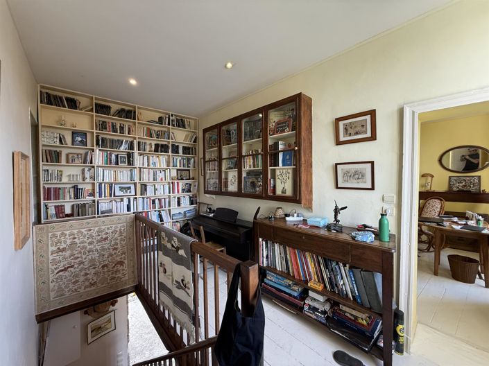 Image No.18-3 Bed House for sale