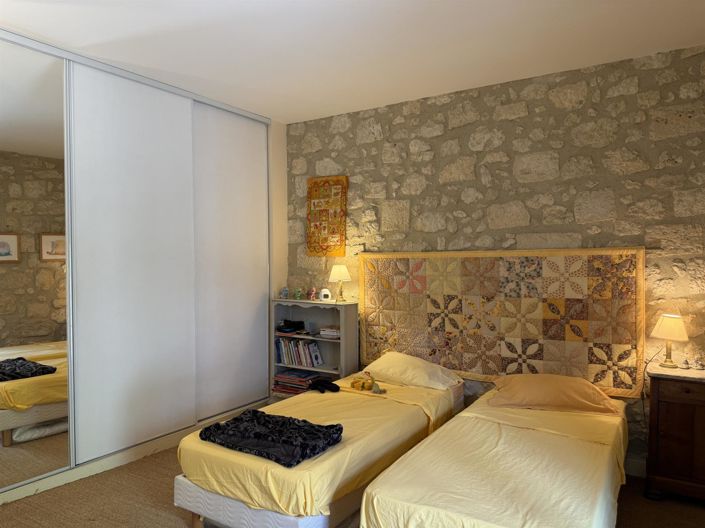 Image No.19-3 Bed House for sale