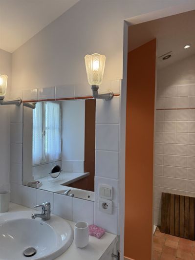 Image No.24-3 Bed House for sale