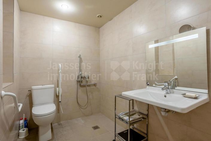 Image No.12-10 Bed House for sale