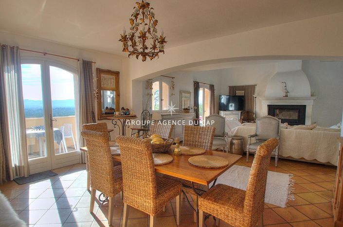 Image No.5-5 Bed House for sale