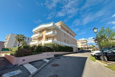 2 Bed Apartment for sale