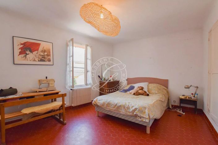 Image No.12-3 Bed House for sale