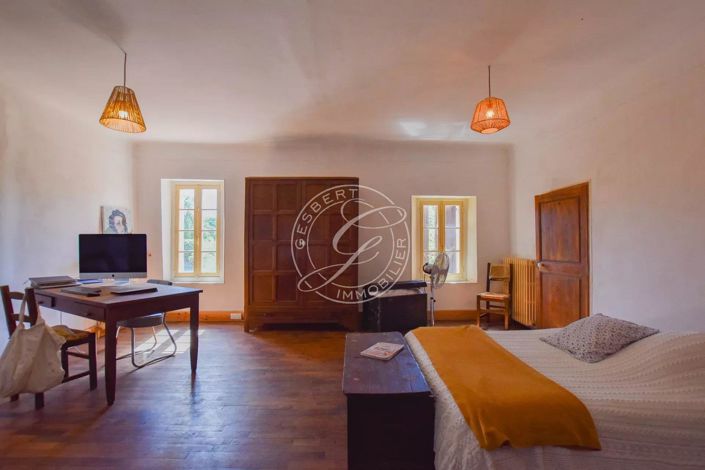 Image No.15-3 Bed House for sale