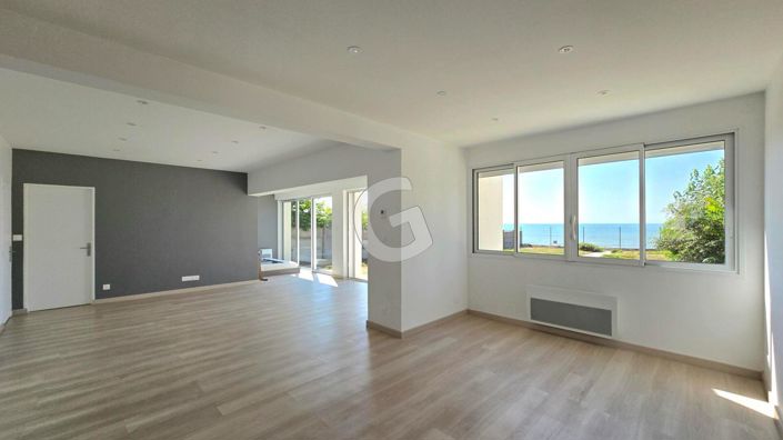 Image No.5-2 Bed House for sale