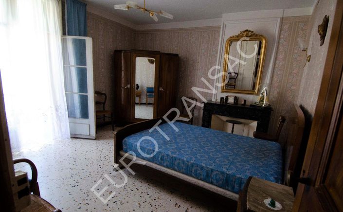 Image No.10-5 Bed House for sale