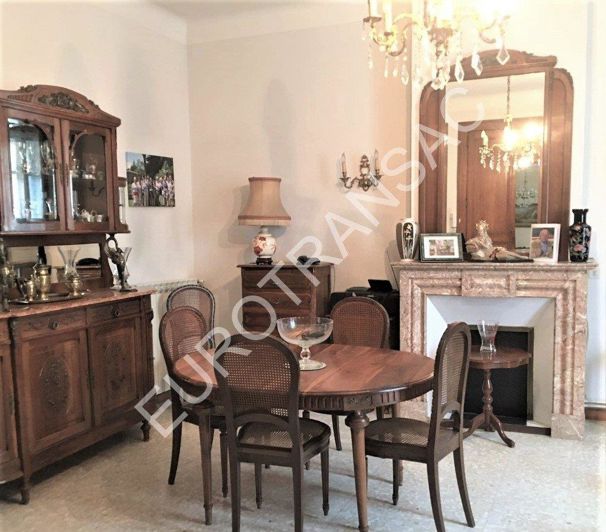 Image No.7-5 Bed House for sale