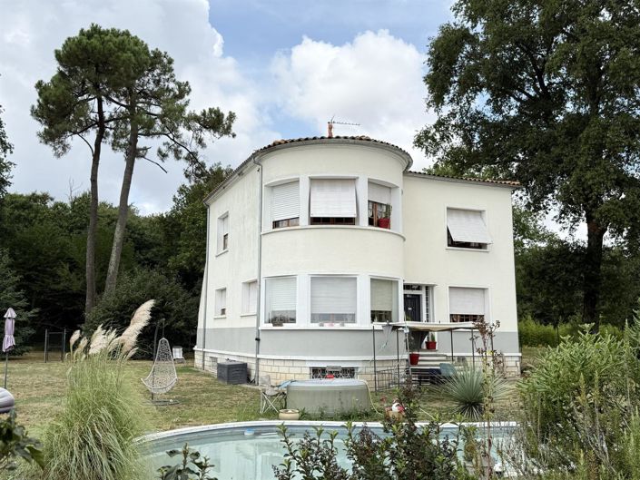 Image No.1-4 Bed House for sale