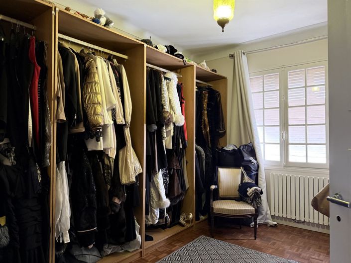 Image No.19-4 Bed House for sale