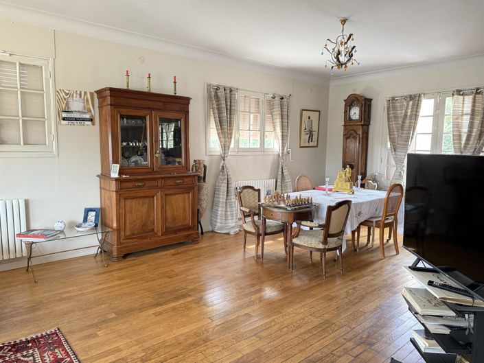 Image No.7-4 Bed House for sale