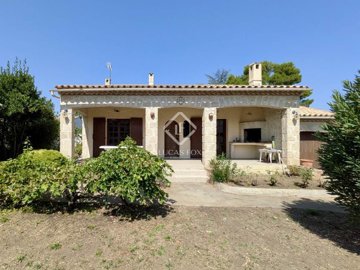 6 Bed House for sale