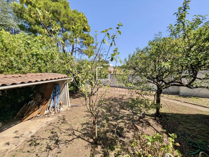 Image No.11-6 Bed House for sale