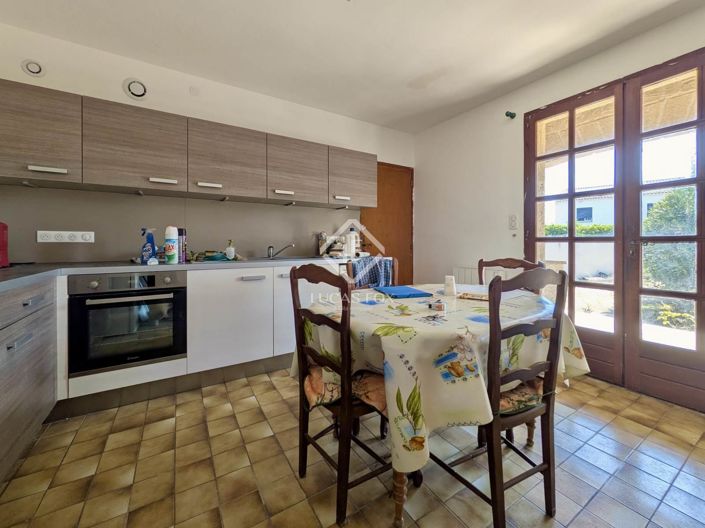 Image No.5-6 Bed House for sale