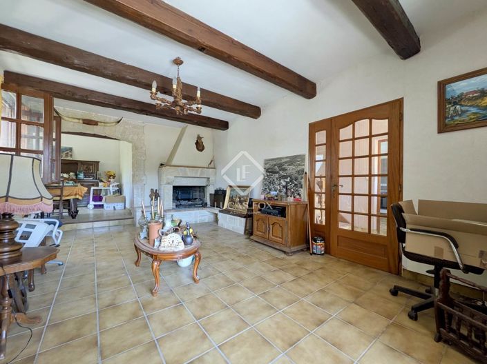 Image No.7-6 Bed House for sale