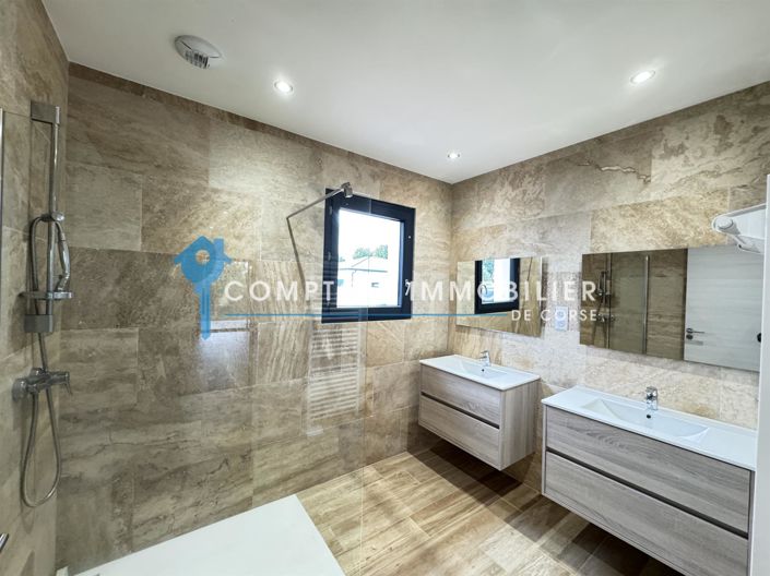 Image No.11-2 Bed House for sale