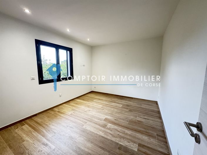 Image No.14-2 Bed House for sale