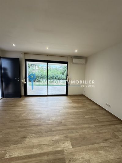 Image No.8-2 Bed House for sale