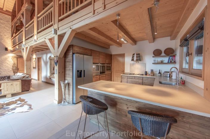 Image No.10-5 Bed House for sale