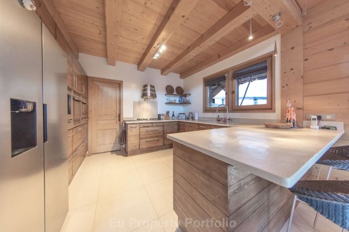 Image No.11-5 Bed House for sale