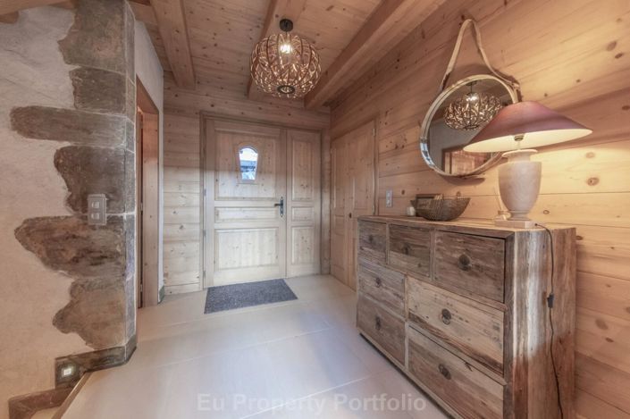 Image No.12-5 Bed House for sale