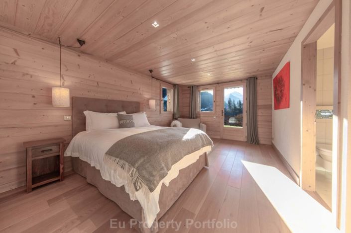 Image No.17-5 Bed House for sale