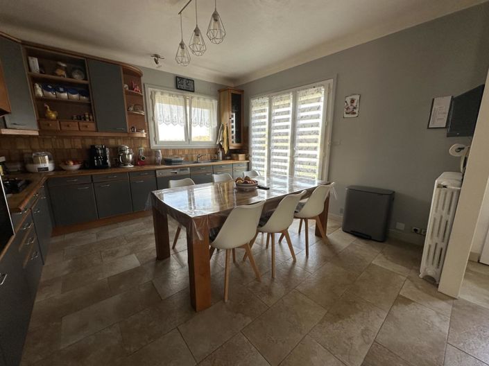 Image No.10-3 Bed House for sale