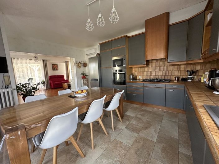 Image No.8-3 Bed House for sale