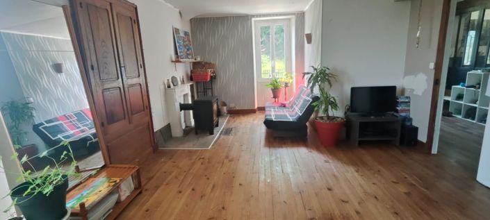 Image No.7-5 Bed House for sale