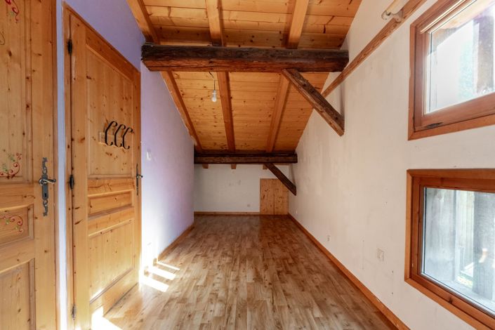 Image No.10-4 Bed House for sale