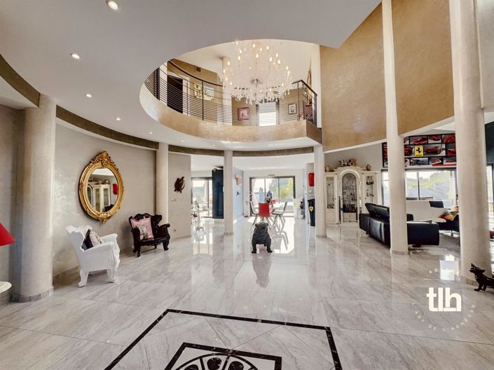 Image No.14-4 Bed Property for sale