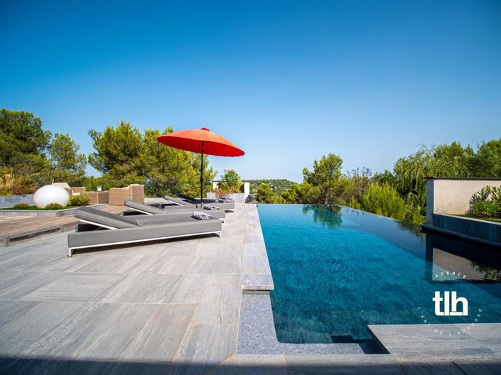 Image No.1-9 Bed House for sale
