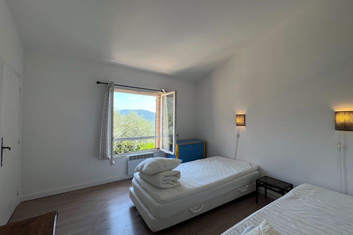 Image No.7-2 Bed House for sale