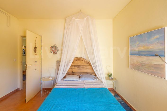 Image No.20-4 Bed House for sale