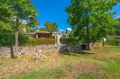 1 - Les Vans, Maison