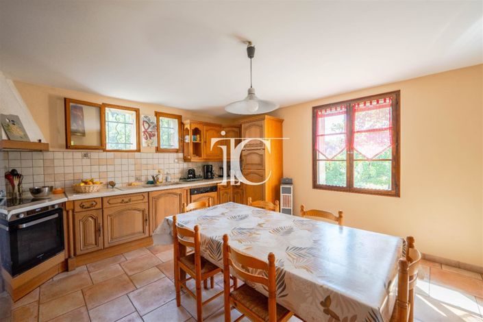 Image No.8-3 Bed House for sale