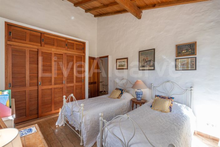 Image No.38-3 Bed House for sale