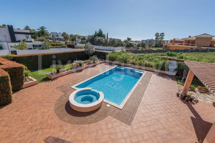 Image No.32-4 Bed House for sale