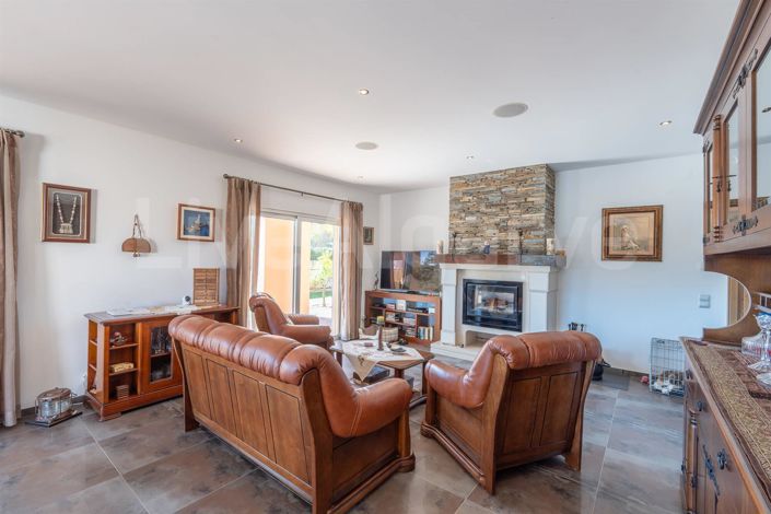 Image No.5-4 Bed House for sale