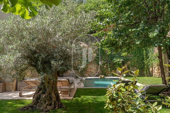 Image No.1-5 Bed House for sale