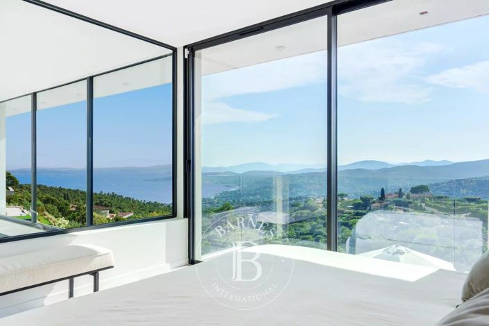 Image No.8-4 Bed House for sale