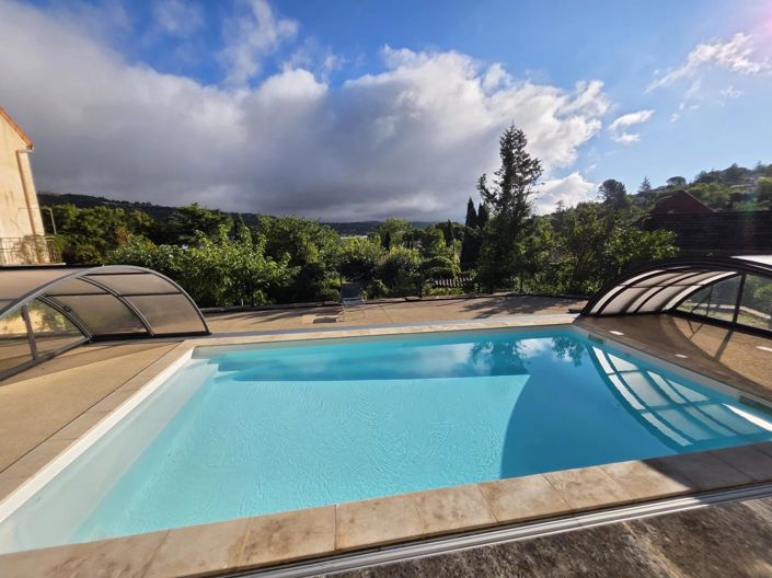 Image No.2-4 Bed House for sale