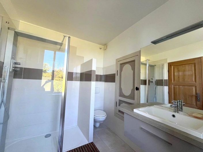 Image No.20-4 Bed House for sale