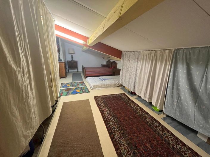 Image No.21-4 Bed House for sale