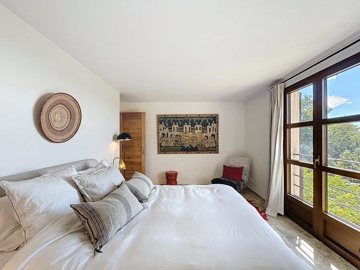 Image No.25-5 Bed House for sale