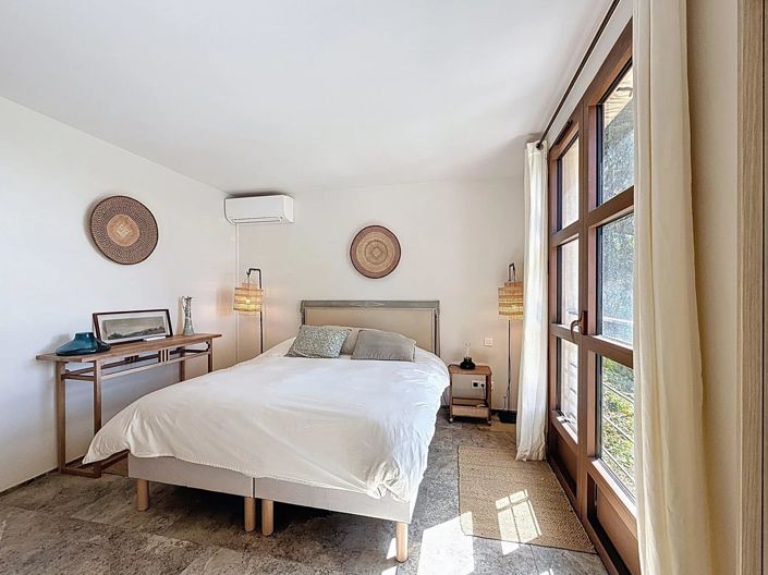 Image No.26-5 Bed House for sale