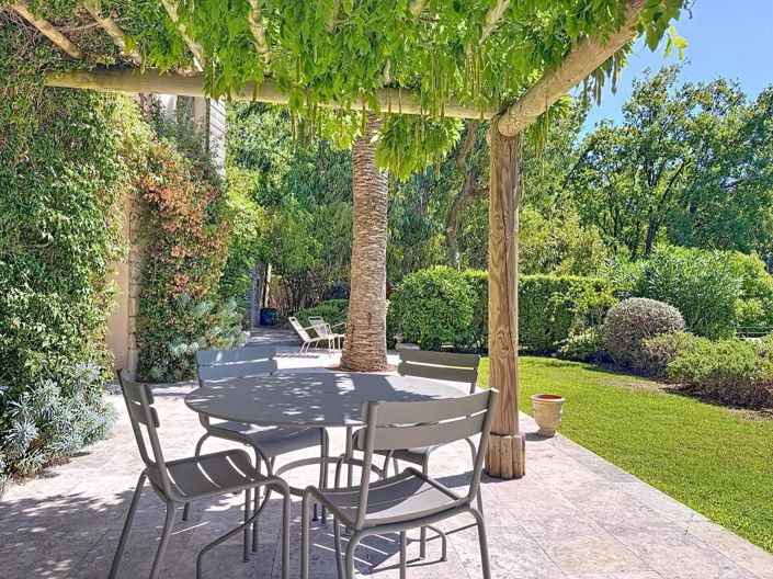 Image No.7-5 Bed House for sale