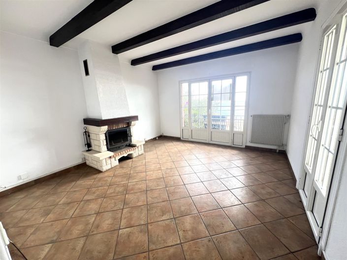 Image No.6-2 Bed House for sale