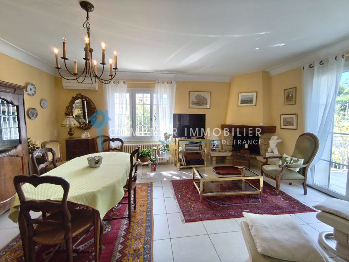 Image No.4-4 Bed House for sale